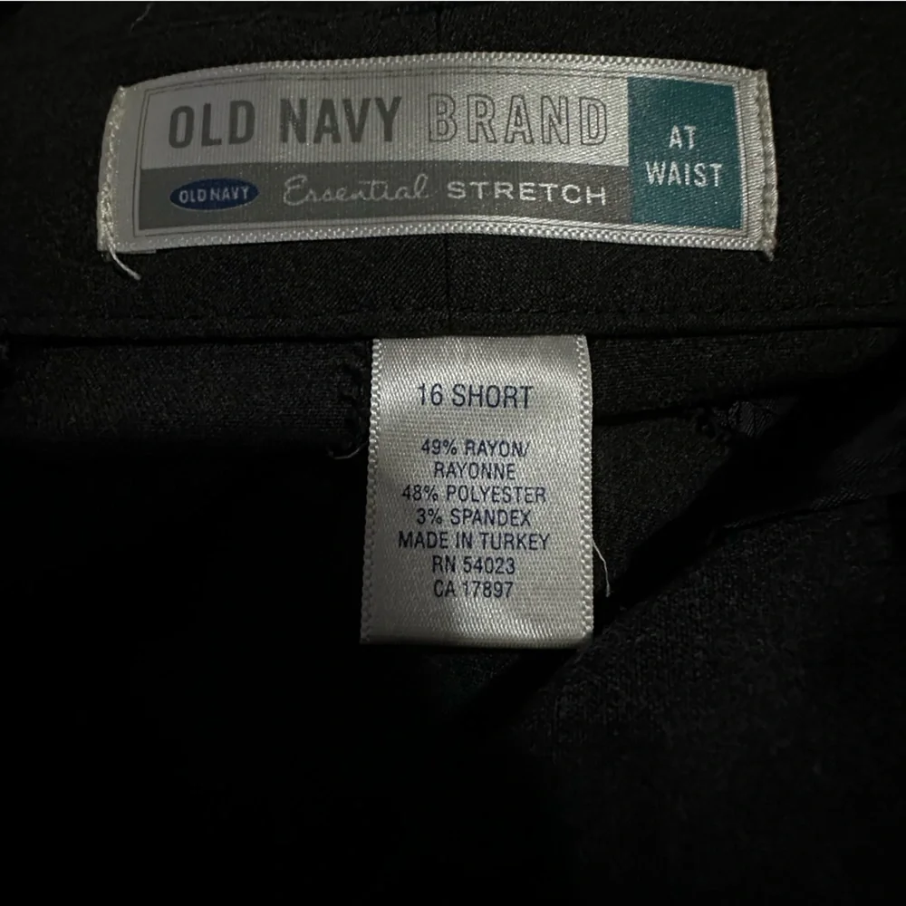 Old Navy Women’s Gray Slacks - Picture 4 of 6